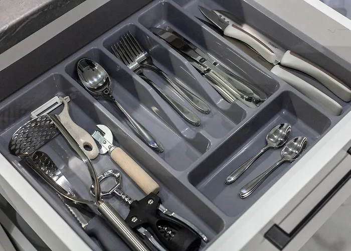 Avangard Shpytalna 23 *